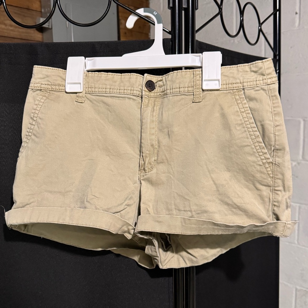 Stylish Beige Women's Cargo Shorts